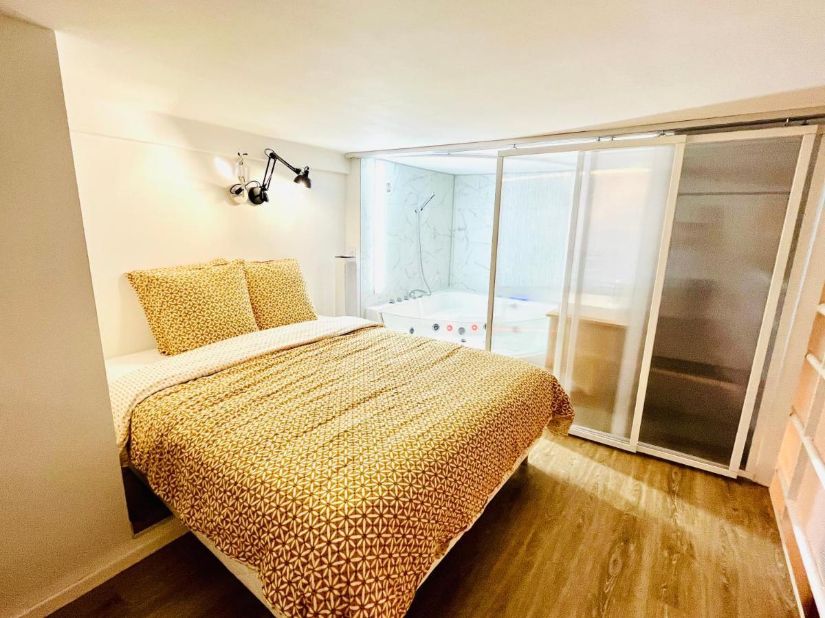 Duplex Loft: Cozy Retreat with Private Parking and Netflix Apartment Avignon Exterior photo